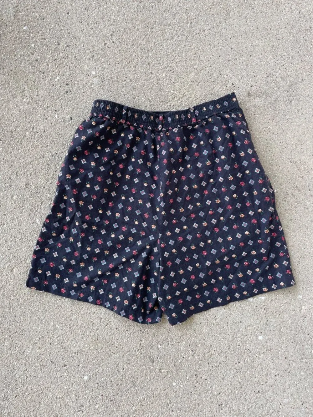 Vintage 90s Bermuda Shorts Black Floral Womens 14 Butter Mom Coquette Retro Goth
